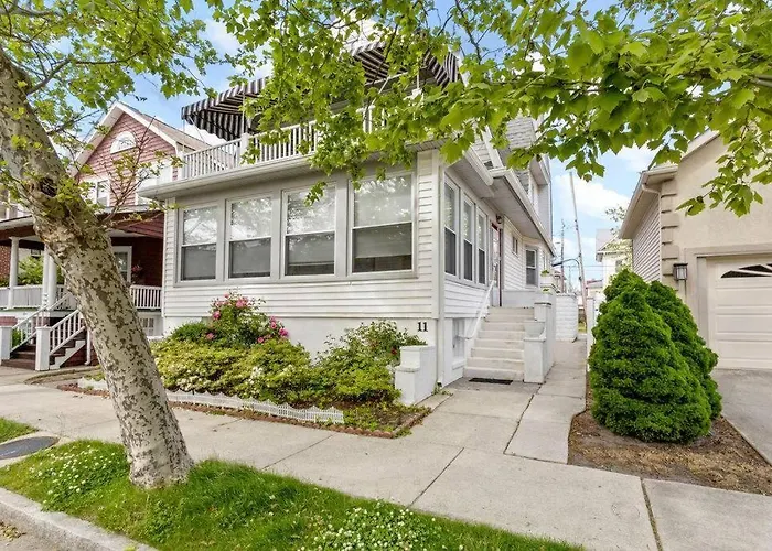 5Br 3Ba Family Retreat 2 Blocks From Beach